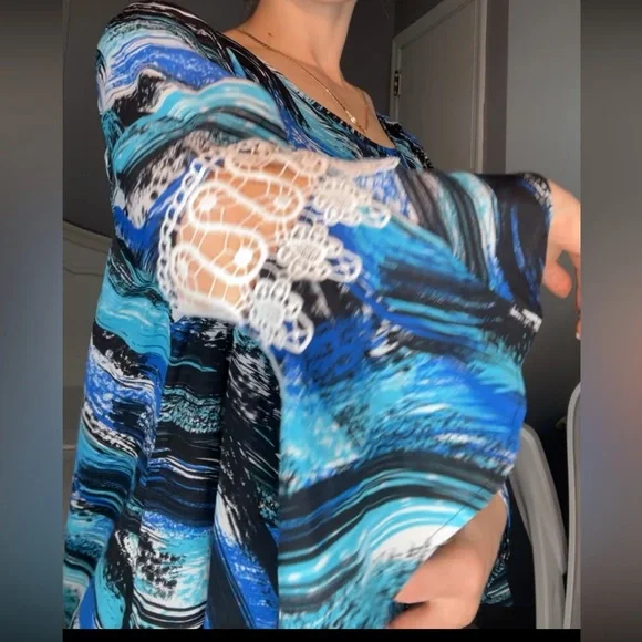 Blue patterned blouse - Picture 10 of 10